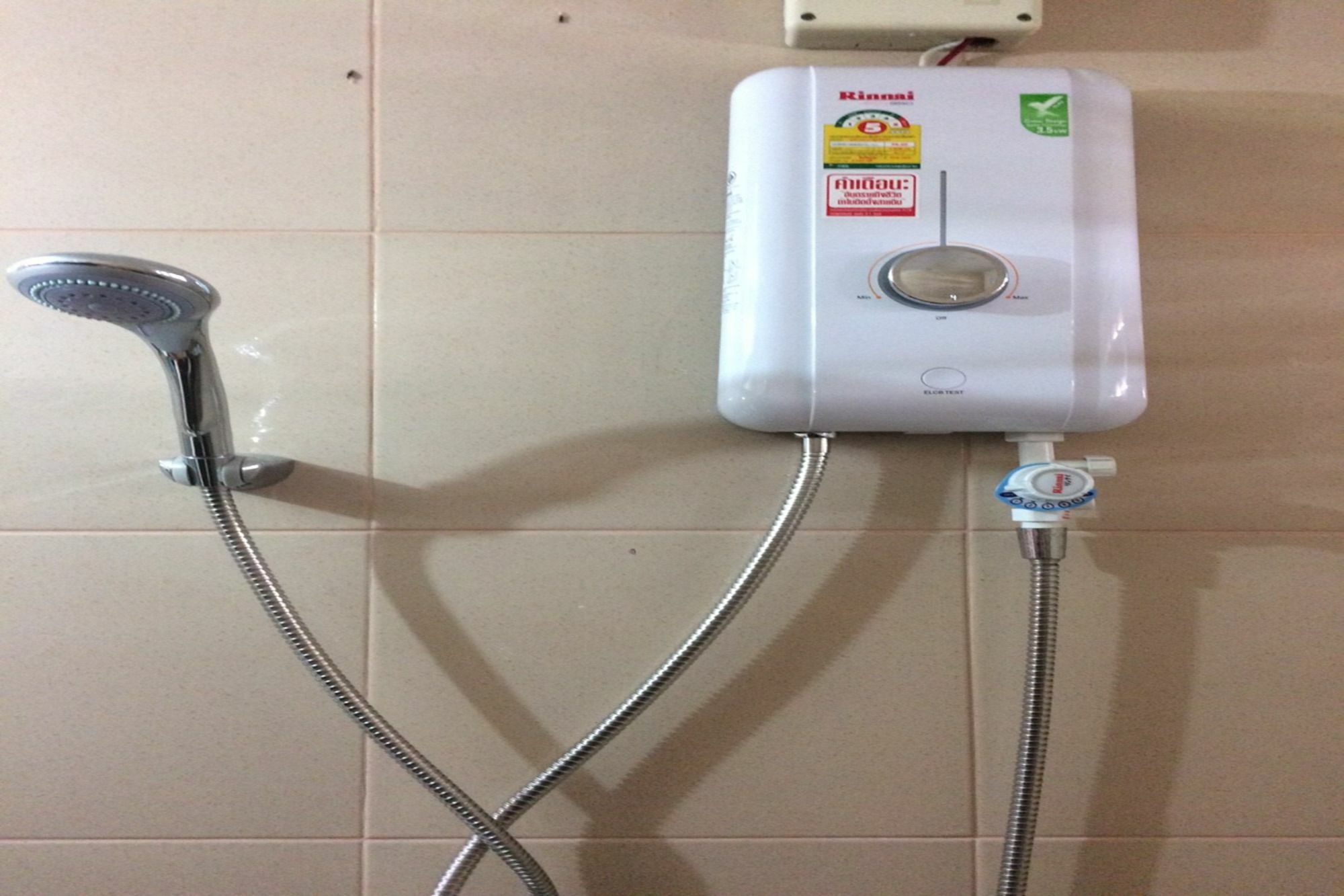Baan Khun Mae Apartment Bangkok Bagian luar foto