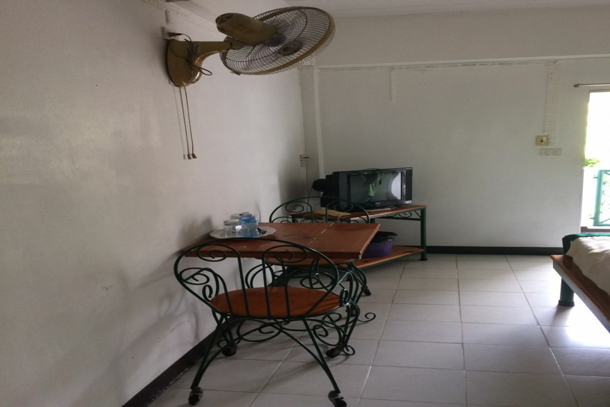Baan Khun Mae Apartment Bangkok Bagian luar foto