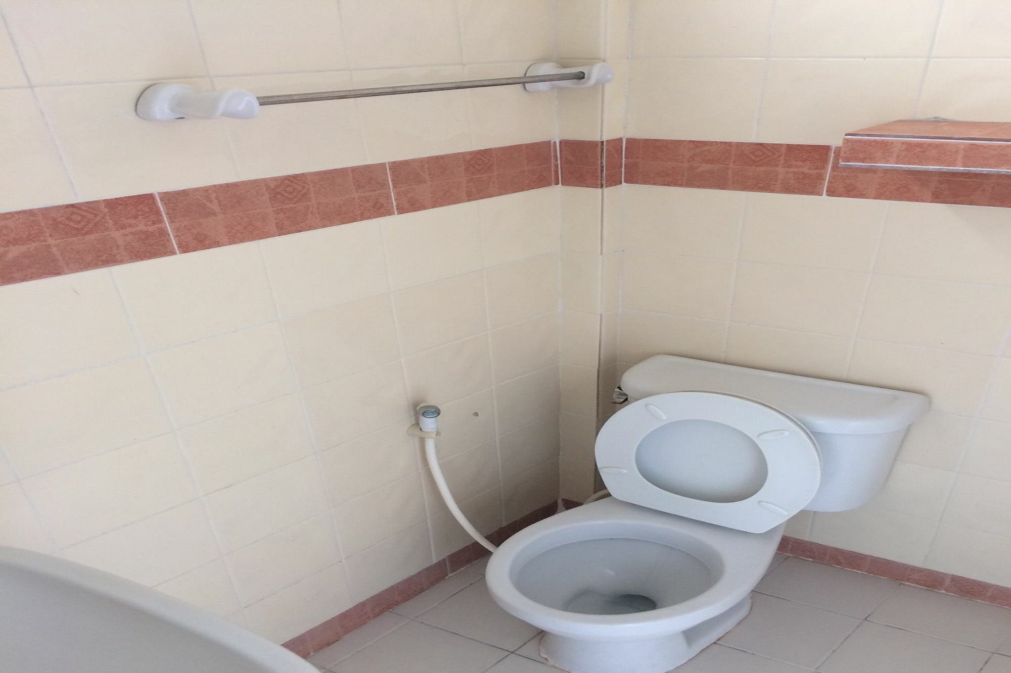 Baan Khun Mae Apartment Bangkok Bagian luar foto