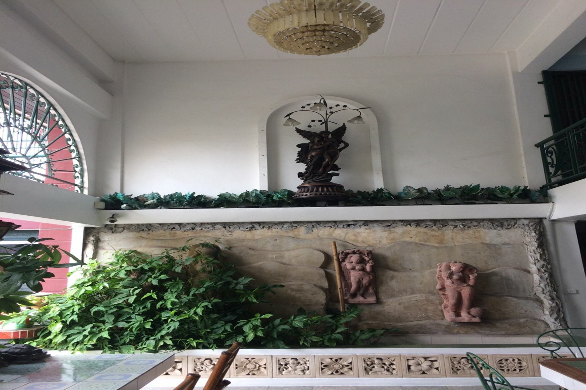 Baan Khun Mae Apartment Bangkok Bagian luar foto